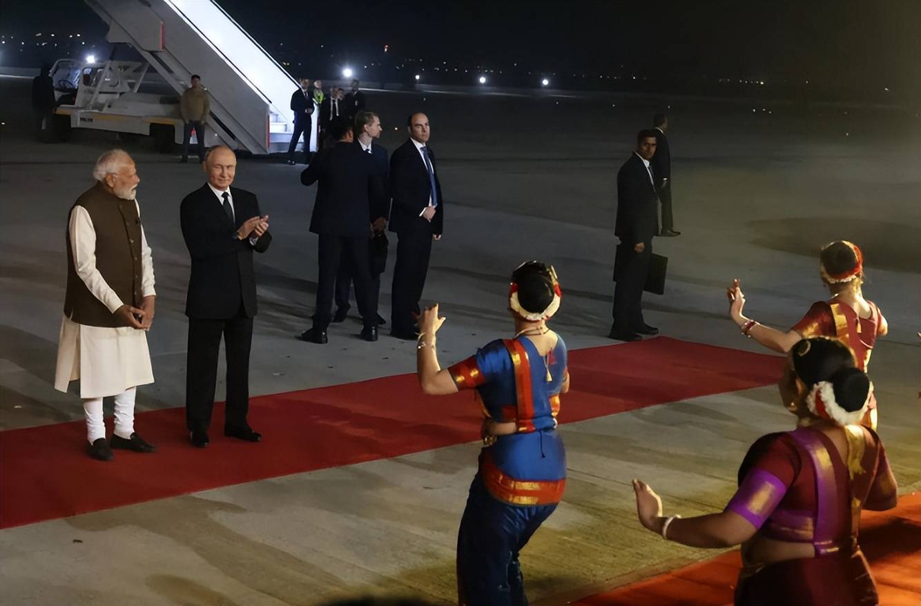 普京一碗水端平!访印前先定调,俄罗斯的“最亲密朋友”中,中国与印度并列,力推非西方框架