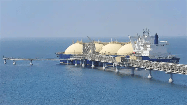 空中航母成真!荷载6吨,舱门一开无人机蜂拥而出,碾压台湾防线