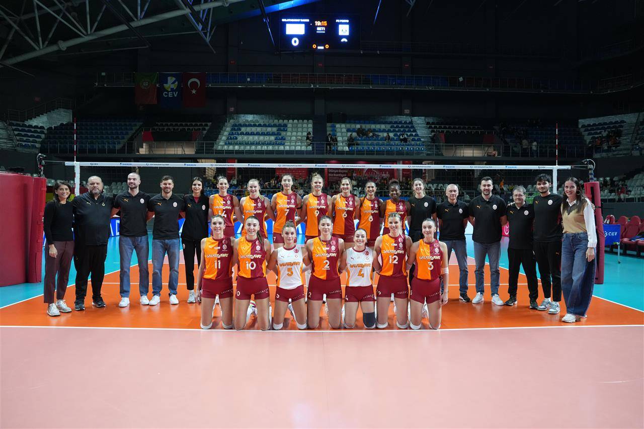 女排土超-王媛媛9分难阻2-3遭逆转 朱婷老东家3-2翻盘