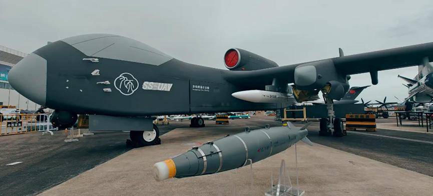 中国“空中航母”首飞成功!