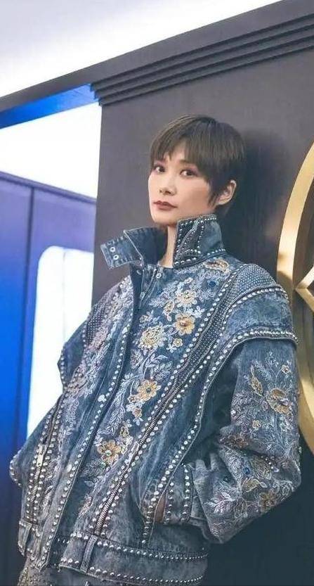 嫁法国老头真相大白5个月,41岁李宇春近况曝光,一点也不意外