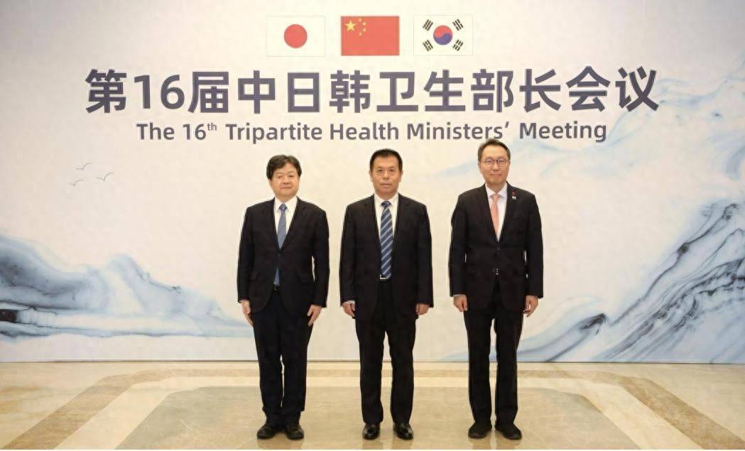 中方点头答应韩国邀请，中日韩会议照开不误，中方降格出席，高市早苗希望落空？