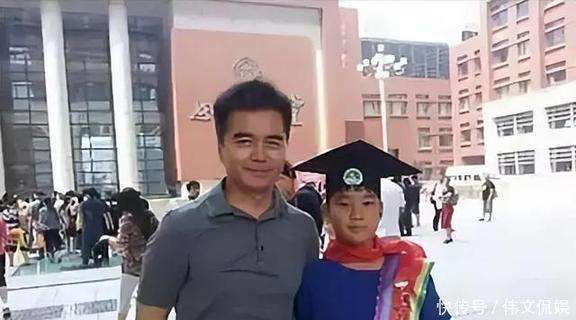 61岁何晴还有这三件遗憾：退休没办妥、缺席儿子毕业、因病离世