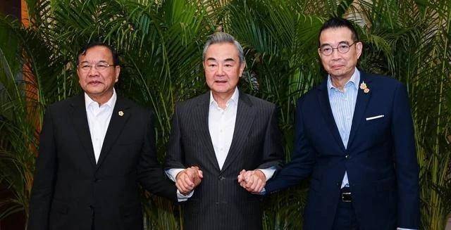 泰国缴获柬埔寨中式武器后，找中国使馆兴师问罪，我方有言在先！