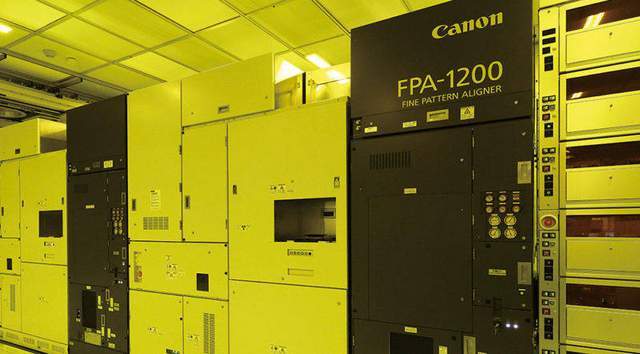 原创             日本芯片要崛起？研发1.4nm光刻机，研发玻璃芯片，放弃硅基？