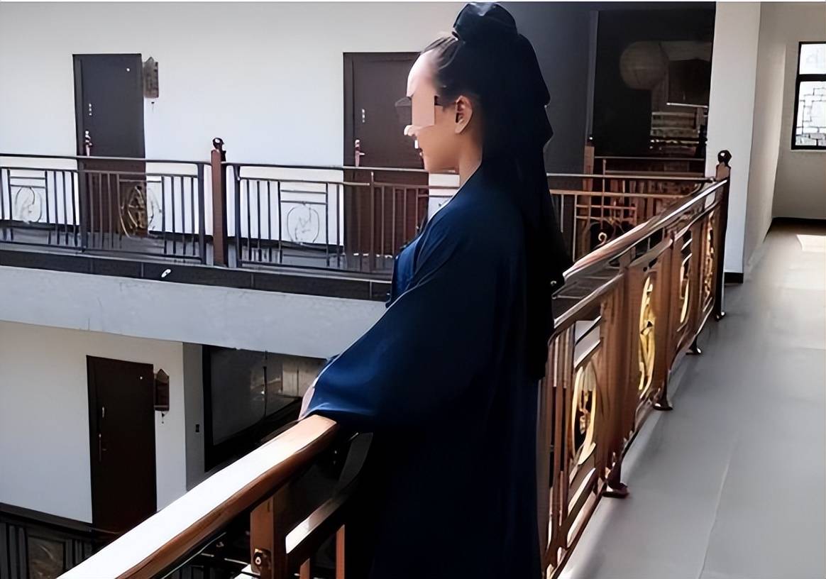 安徽美女道士胡千慧被捕：精通胡媚术，九名男徒弟揭露其罪行