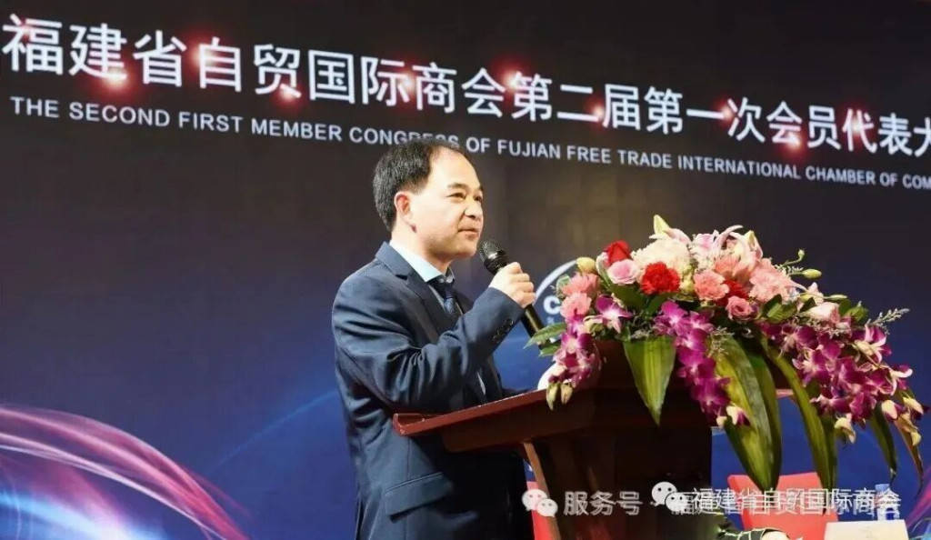 尊时凯龙筑设有:办公室、秘书处、会员办事部、公法办事部、税务办事部、侨商鼓动部、品牌兴办部、会展部、企业办事核心、企业出海办事核心、专家照料团等