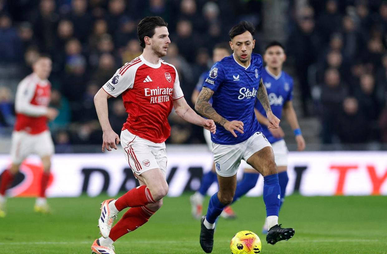 英超联赛免费高清直播+实时赛程+积分预测（2025赛季全覆盖）英超积分最新战报：阿森纳曼城双双夺胜 利物浦连赢追平切尔西重返前五