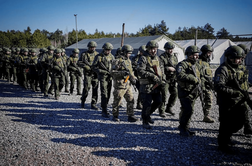 情况骤变！乌克兰24小时夺回市中心，一夜之间全面爆发，谁是神秘力量？