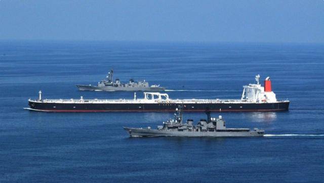 中国油轮被扣，特朗普宣布：船和油全都要！30万桶俄油顺利通关？