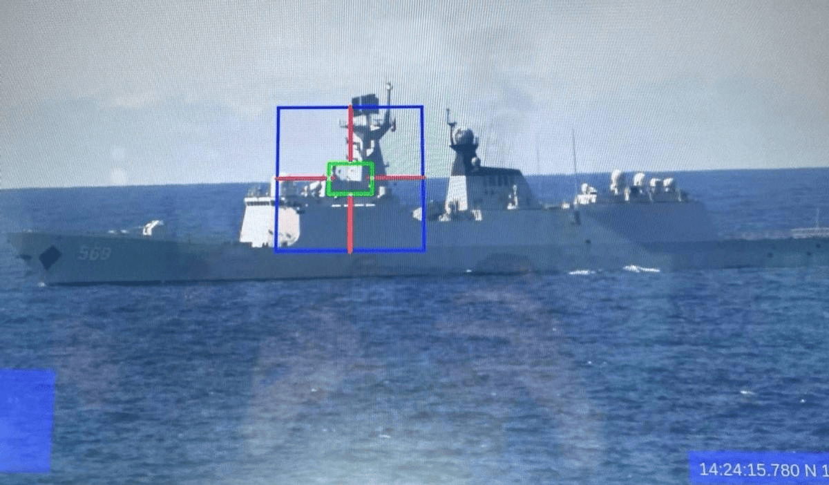 菲律宾炫耀光电“锁定”054A，一看位置，原来已到菲军“家门口”了！