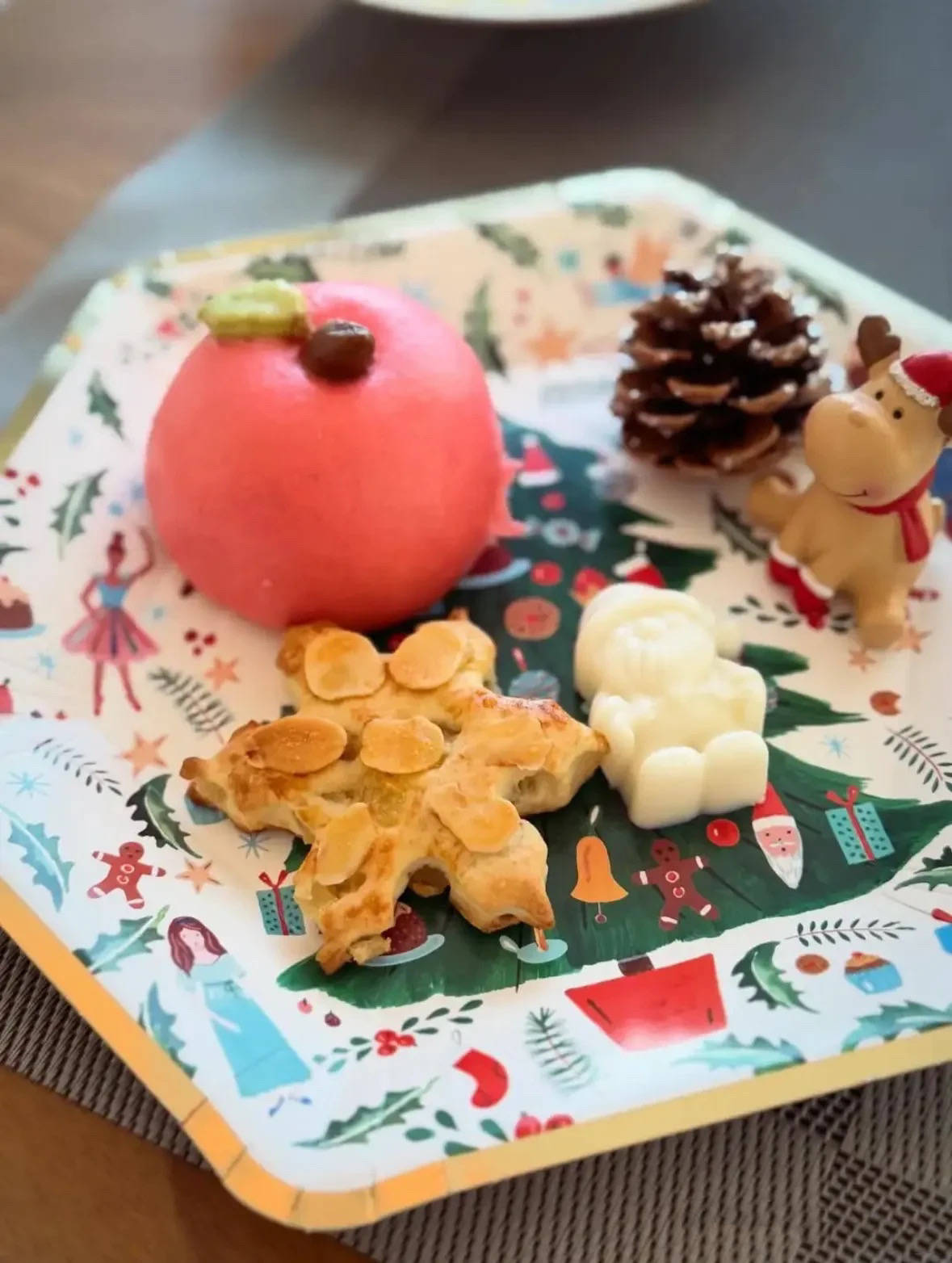 章泽天飞迪拜陪刘强东，穿千元服饰住60万一晚酒店，没有夫妻不和