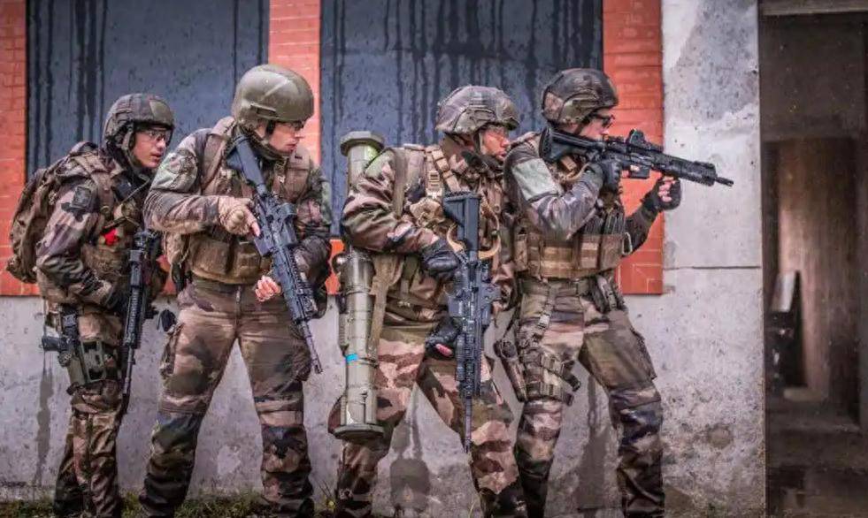 兵败如山倒！俄特种部队拿下指挥部，乌军第155独立机械化旅，几乎全员从前线叛逃