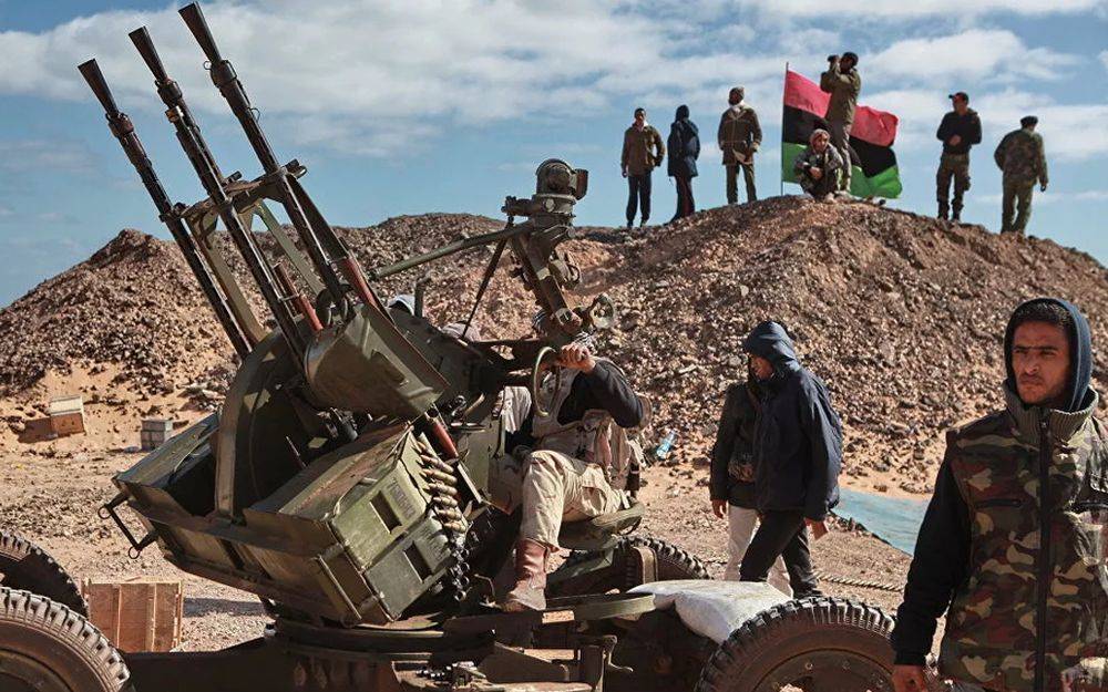 中国刚说促进利比亚统一，巴铁转头卖“枭龙”给叛军，这是为何？