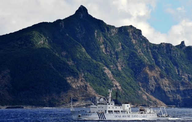 5架美制无人机围堵钓鱼岛，高市早苗赌中方不敢击落？反制手段早备好