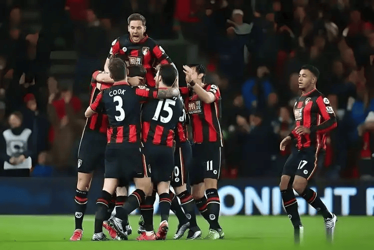 英超周六018生死战！10轮不胜伯恩茅斯残阵迎6连胜阿森纳主场能否复刻上季双杀？英超联赛免费高清直播+实时赛程+积分预测（2025赛季全覆盖）