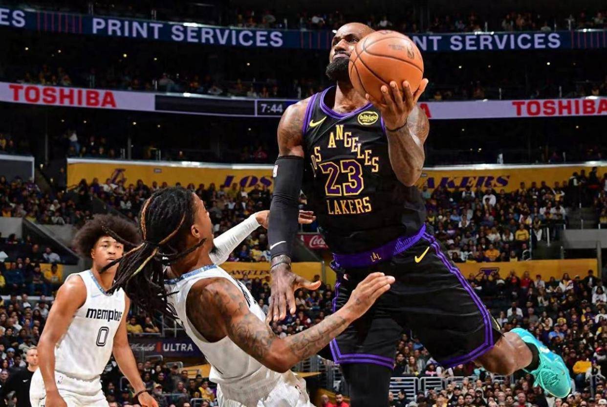 詹姆斯轰31分创纪录！东契奇3