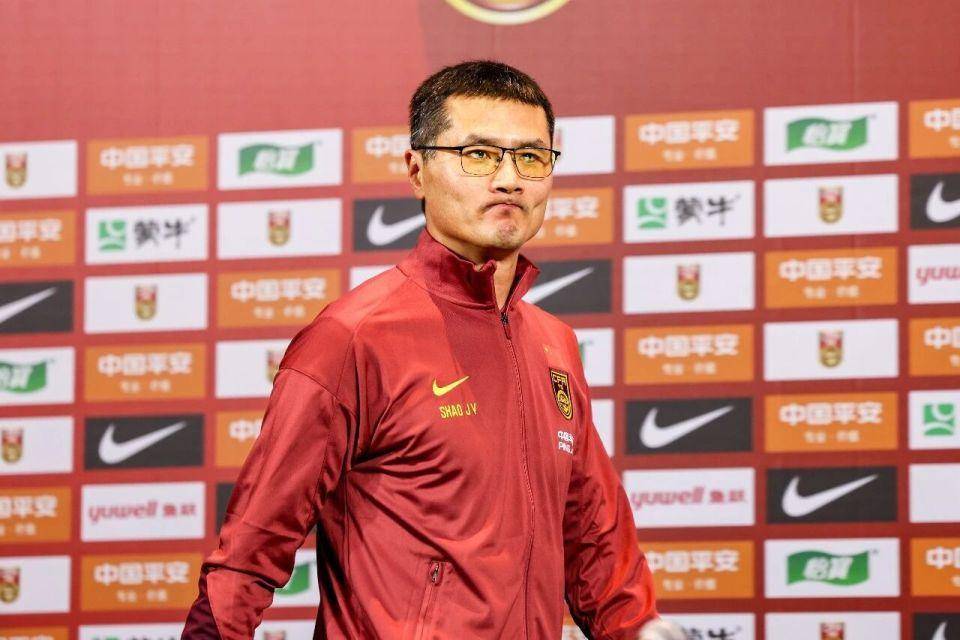 邵佳足球直播-NBA直播_英超_世界杯体育【超清在线观看】一挂帅国足誓进2030世界杯30岁平均年龄成最大阻碍