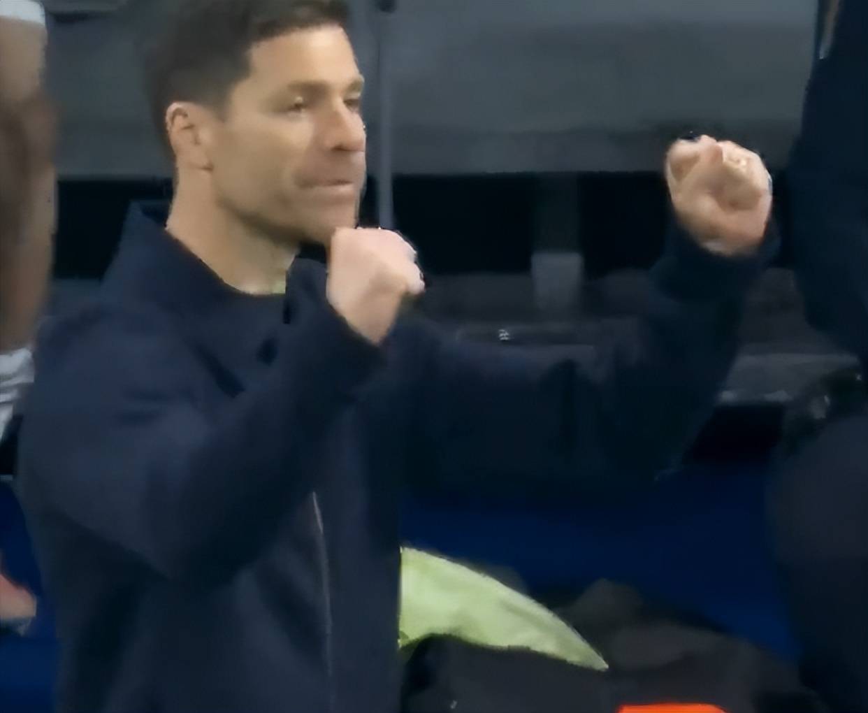 “皇马21岁天才成阿隆索救星！一场进3球创