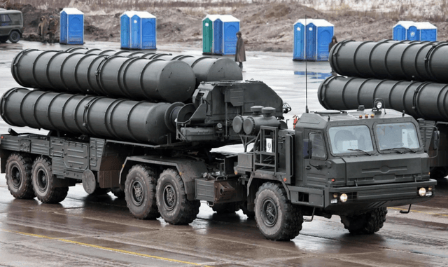 古巴导弹危机重演，俄罗斯海军保护之下，美军强行扣押油轮