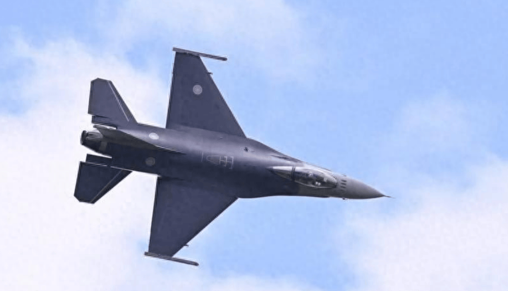 与印度程序员有关？台军F-16坠机，或被美国给坑了，这次损失很惨