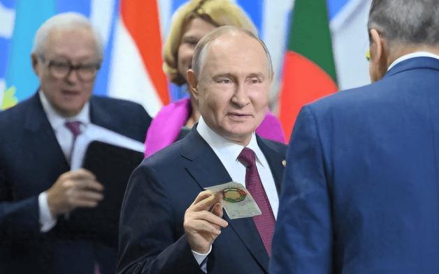 特朗普直言：中俄惧怕美国，话音刚落，美盟友呼吁中俄伊联手抗美