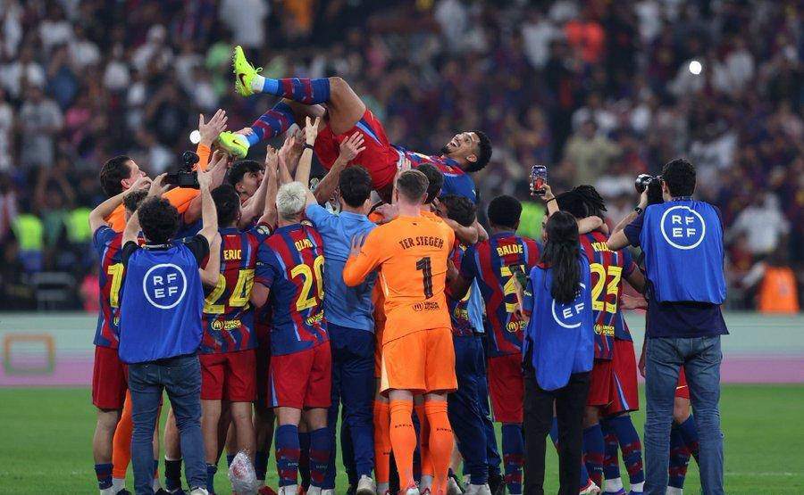 巴萨主帅暗示4000万欧引援计划阿劳霍或将离队转战英超英格兰足球超级联赛