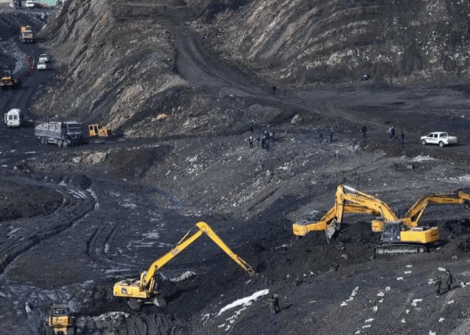 迎头痛击！日本抗议后72小时，中方考虑终止合同，高市早苗只有一条路能走