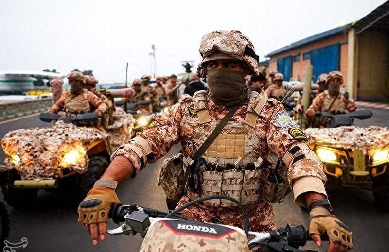 美军轰炸机压境伊朗，中东没航母照打：伊朗紧急查获大批美制武器