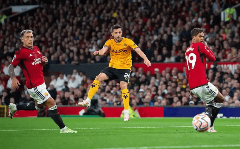 英超保级战：狼队主场迎纽卡斯尔 伤病潮与保级血性的对决英格兰足球超级联赛