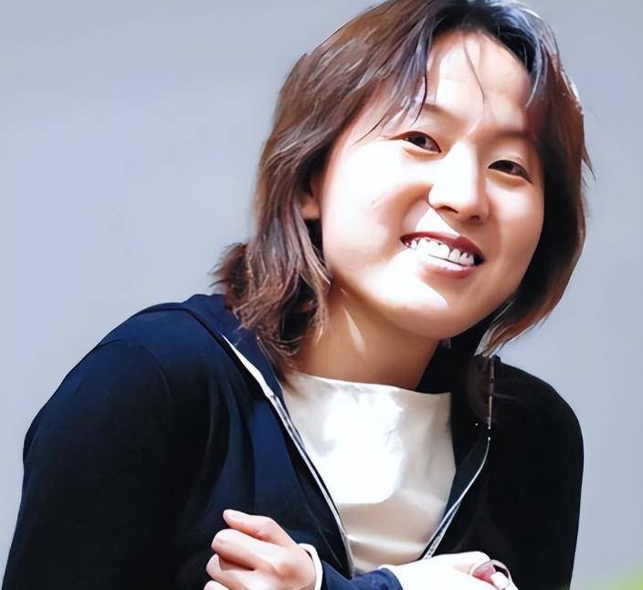 华体会- 华体会体育官网- 体育APP下载退役移居美国三个孩子三个爹52岁“东方神鹿”王军霞现状如何？