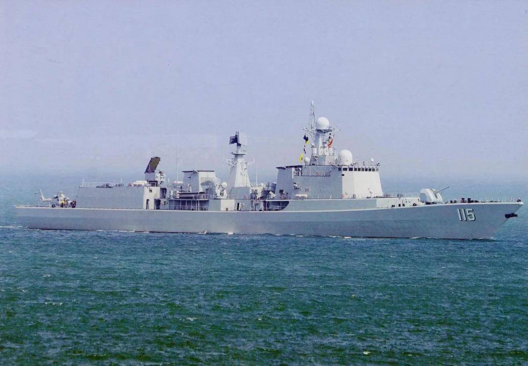 最后两艘“全蒸七子”开始改造！中国051C驱逐舰的传奇要落幕了？