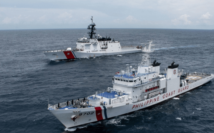 美军精锐包抄伊朗,关键时刻,南海来了不速之客,解放军果断接招