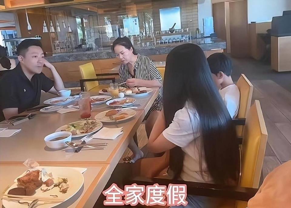 把大S遗产转给两个娃,完成大S雕像落成仪式,具俊晔回韩国倒计时