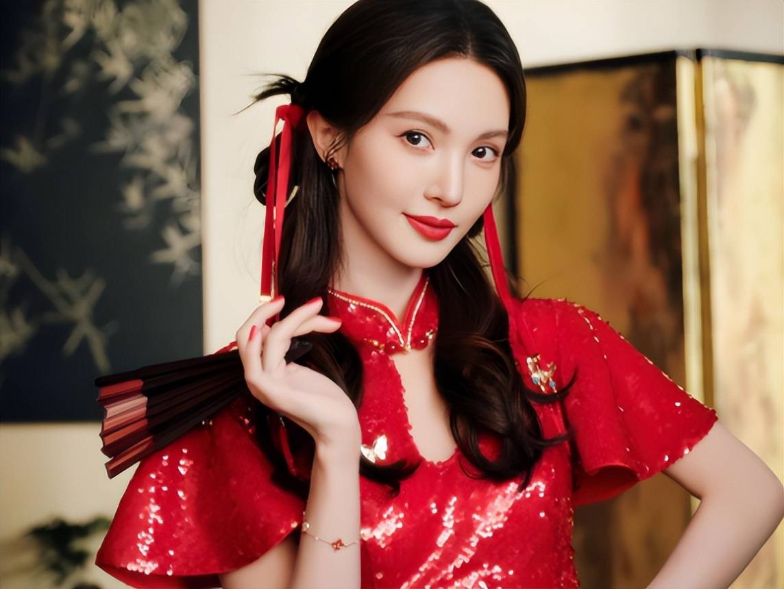 被曝“丑闻”才2小时，交警回应金晨肇事逃逸，恶心的一幕出现了