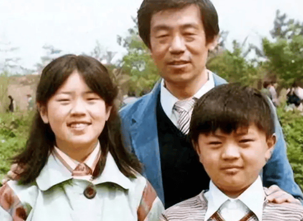 83岁高明近况曝光，儿子高亮去世后，儿媳撑起他与老伴的晚年