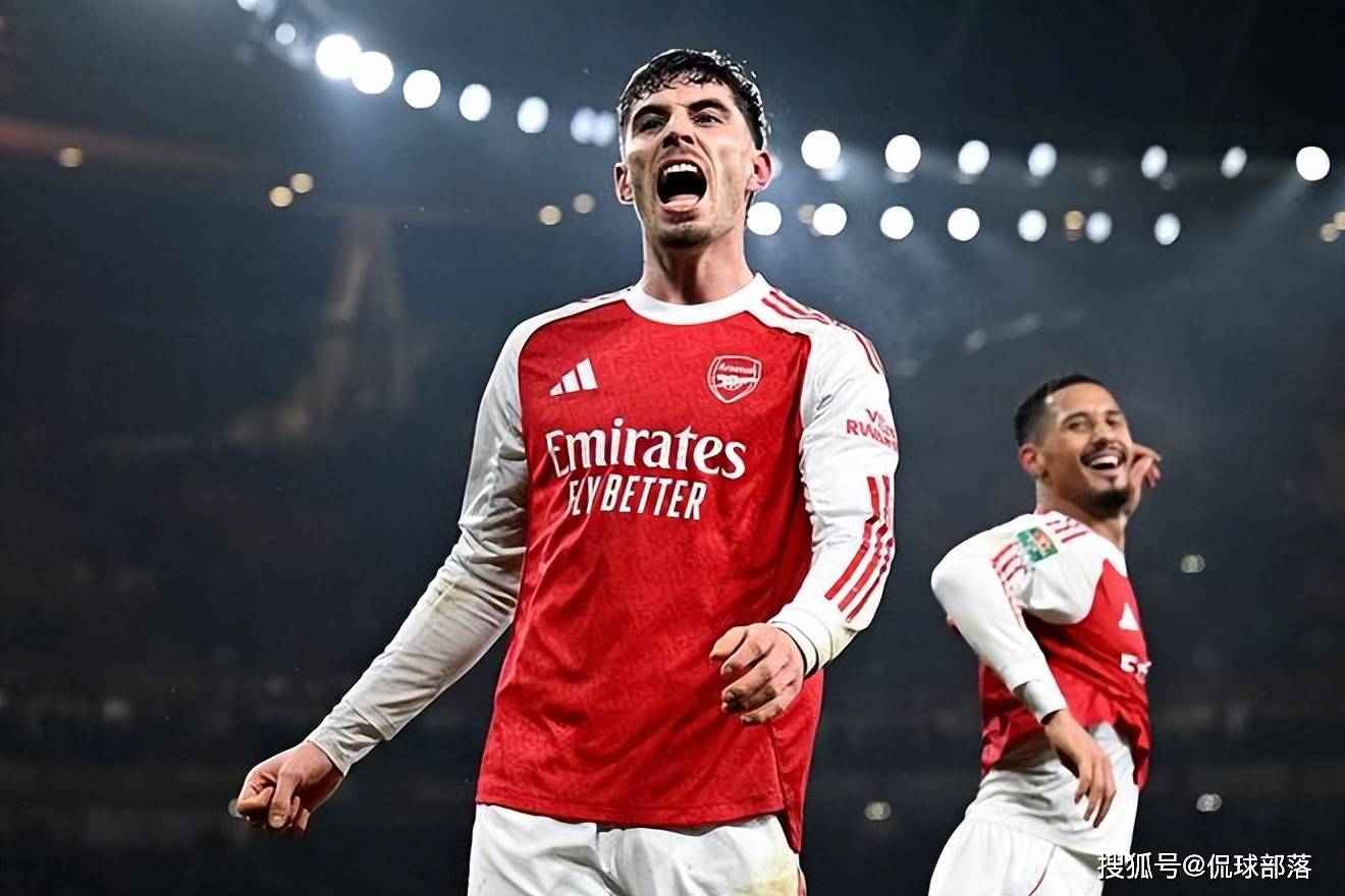 英格兰足球超级联赛双杀切尔西！13亿阿森纳冲4冠王 8年后再进英联杯决赛+争33年首冠