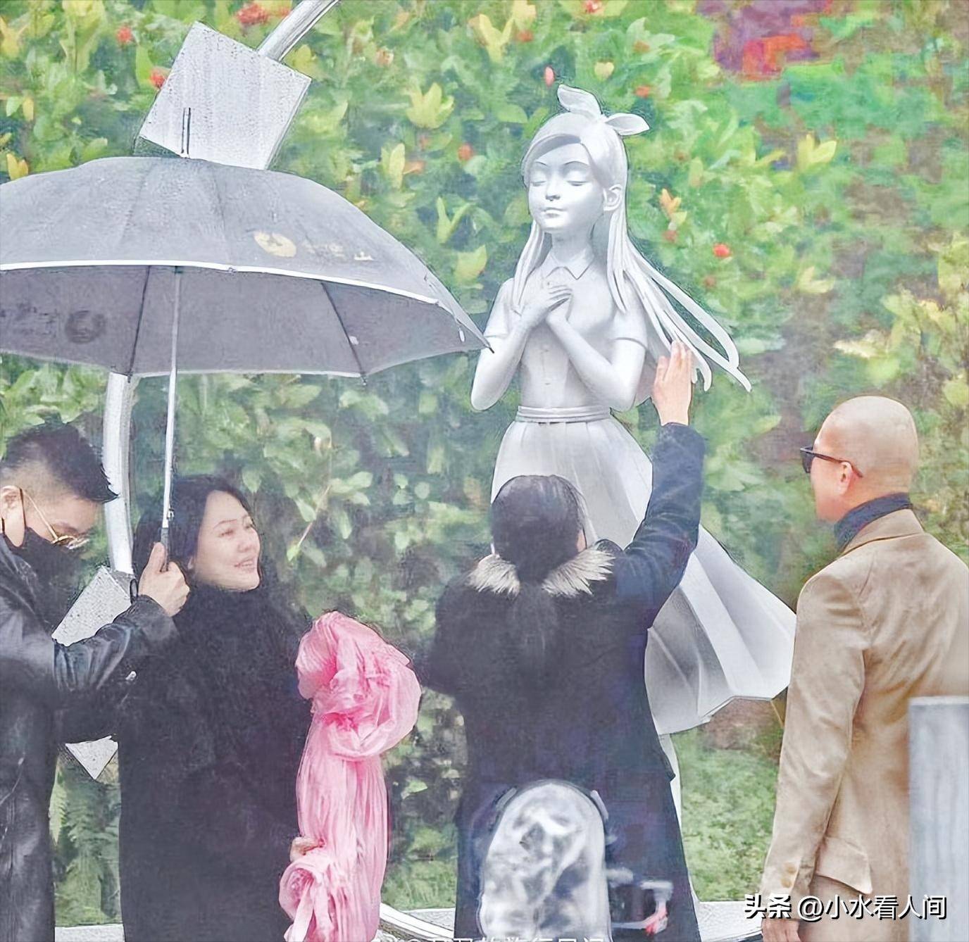 汪小菲带女儿散心，小玥儿眼睛哭红太心疼，韩媒曝大S死因不简单