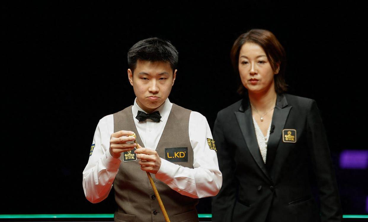 从1-4到5-4！赵心童轰两杆破百逆转塞尔比8强里中国选手足