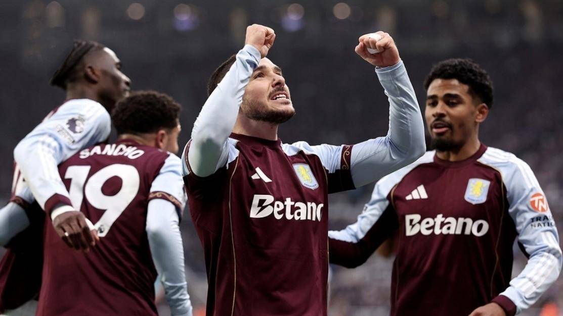 英超联赛免费高清直播+实时赛程+积分预测（2025赛季全覆盖）3-0！英超积分榜：阿森纳9分领跑！维拉1-1掉队曼城今晚输球=冠军直接颁奖