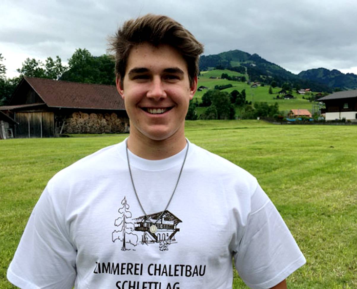 他17岁经历丧父之痛靠众筹12万站上冬奥赛场今为祖国连夺爱游