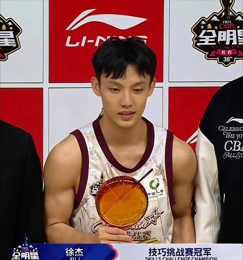 广东宏远最新动态：徐杰、胡明轩出战全明星赛事杜锋积极推动基层篮球发展NBA职业联赛中