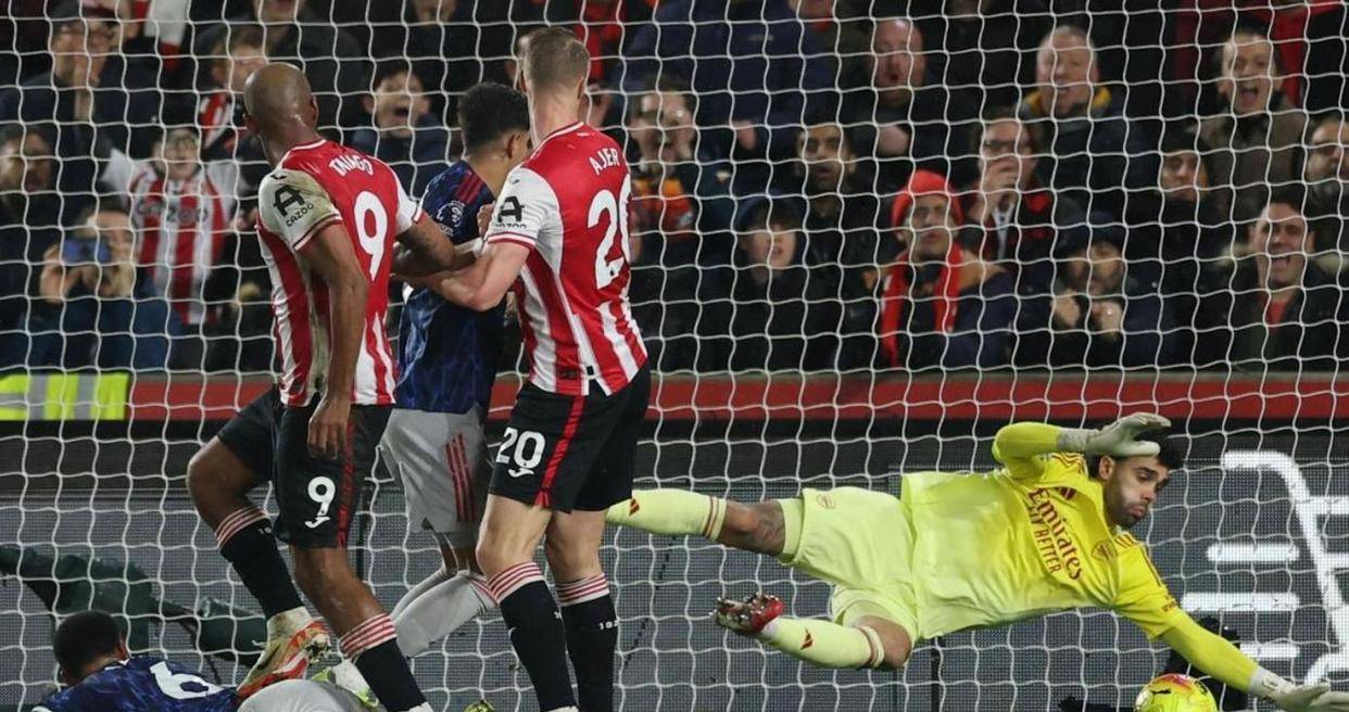 枪手刹车蓝月亮狂追一场1-1让英超争冠有