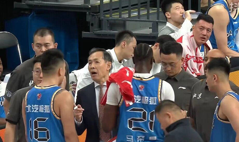 NBA职业联赛中文官网__实时赛程比分+球队资讯麦基加盟北京男篮进入倒计时辽宁新外援