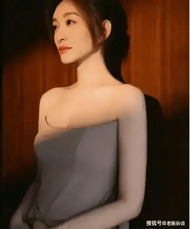 这谁顶得住！李小冉写真赏