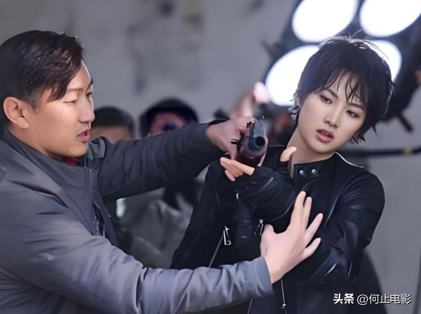 春节才过几天，姚安娜居然靠张艺谋意外火了一把，孟晚舟也没想到