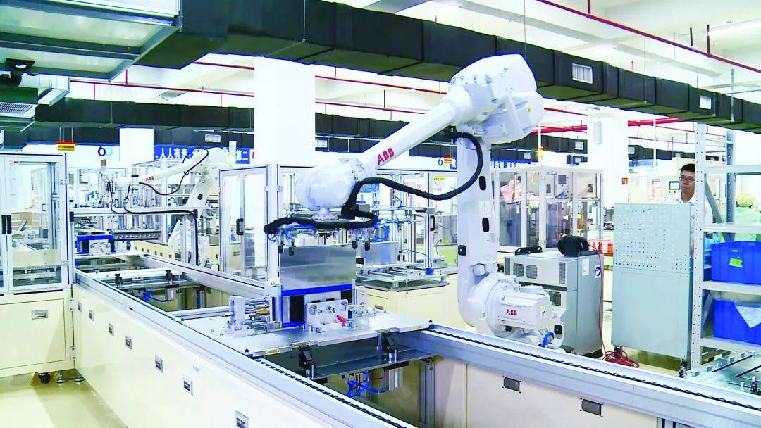 原创             大省迎巨变，55万农民工不外出打工，机器人能顶上？