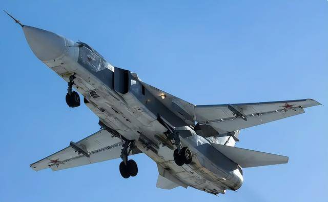 两架苏-24战斗轰炸机飞越波斯湾，被卡塔尔空军击落，飞行员抱着必死决心出战