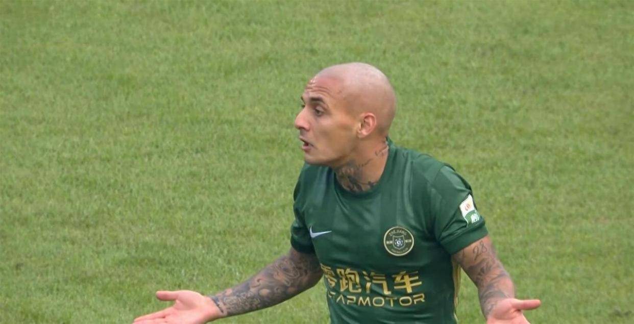 2-0浙江队送郑智开门黑！米特里策传射降维打U23亚洲杯_U23亚洲杯直播_赛事直播LIVE击门将李昊扑到怀疑人生