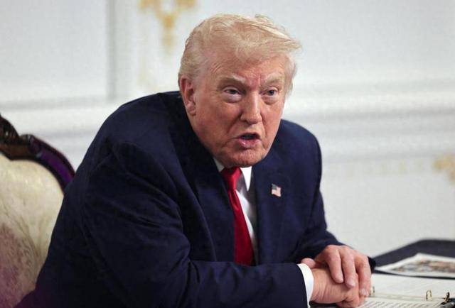 第40波反击！伊朗宣布换了打法，深夜炸毁美军宿舍，上百名士兵被抬进医院